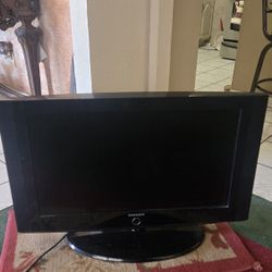 Samsung TV   31.5 Inch