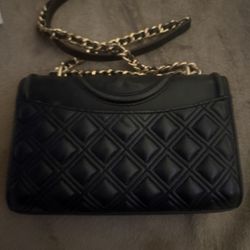 Tory burch black purse 