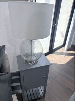 Great condition sofa and 2 accent chairs lamp table and lamp