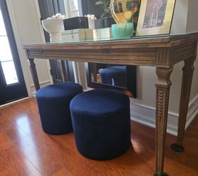 Footstools/ottomans