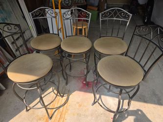 5 Swivel Bar Stools