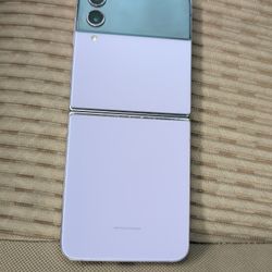 Samsung Galaxy Z Flip 4 Like New Condition Clean Imei 256GB Att Or Cricket $230 