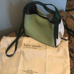 Kate Spade Tri Color https://offerup.com/redirect/?o=VG90ZS5OZXc=