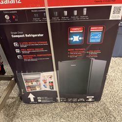 Galanz 2.5 Cubic Foot Refrigerator With Freezer New
