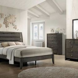 Queen Size 4 Pc Bedroom Set