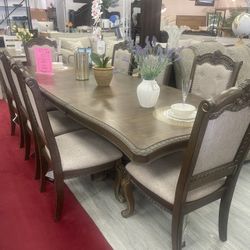 9  Pieces Dining Table Set
