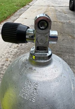 Aluminum 80 scuba tanks