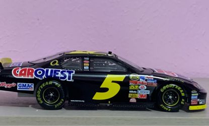 Kyle Busch 2005 Rookie  1/24 Diecast Car