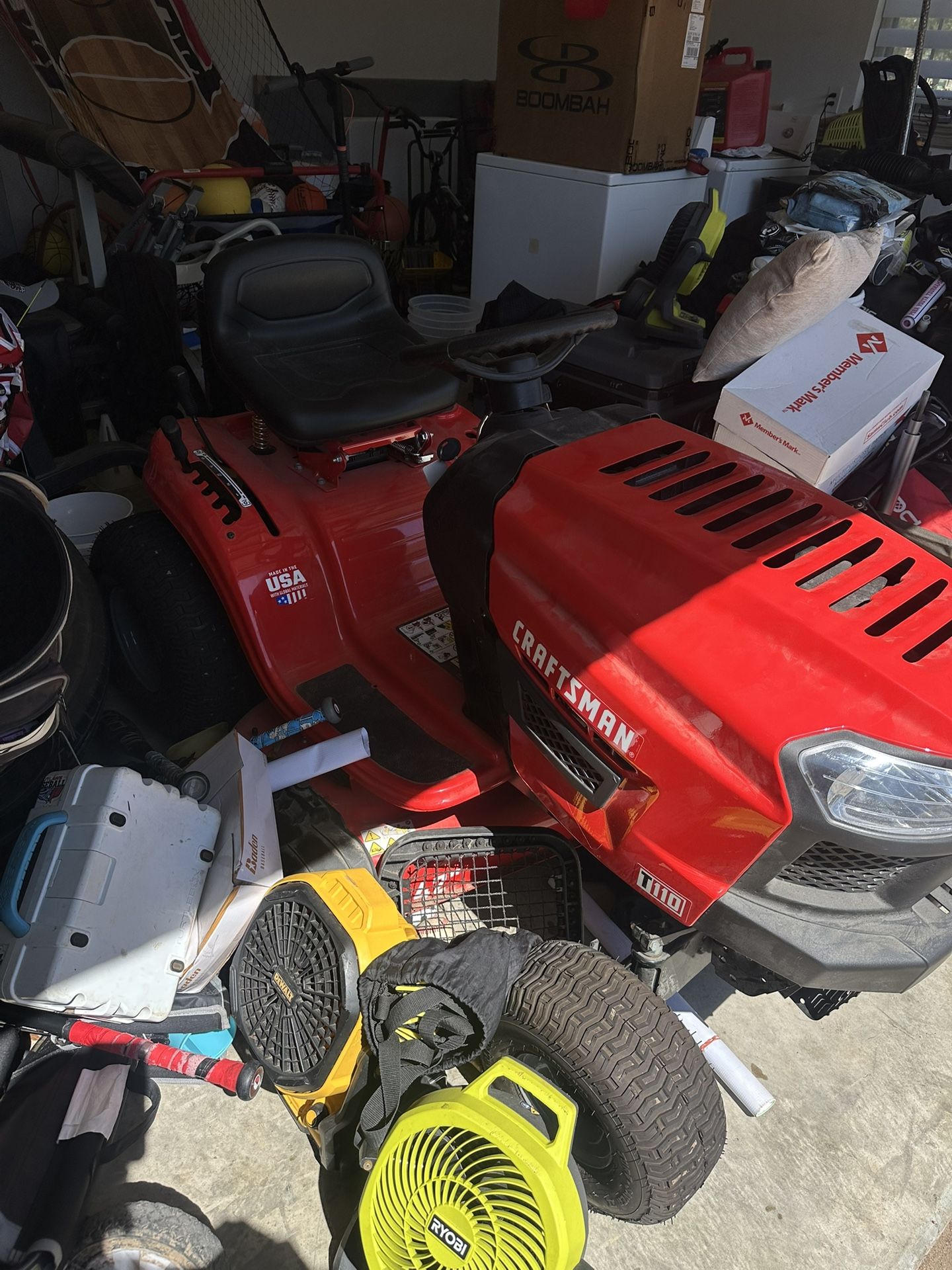 CRAFTSMAN T110 42-Inches 17.5 -HP Single cylinder Gas Riding lawn mower