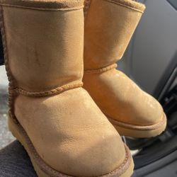 Girls Toddler UGG Size 8  Good  Shape 