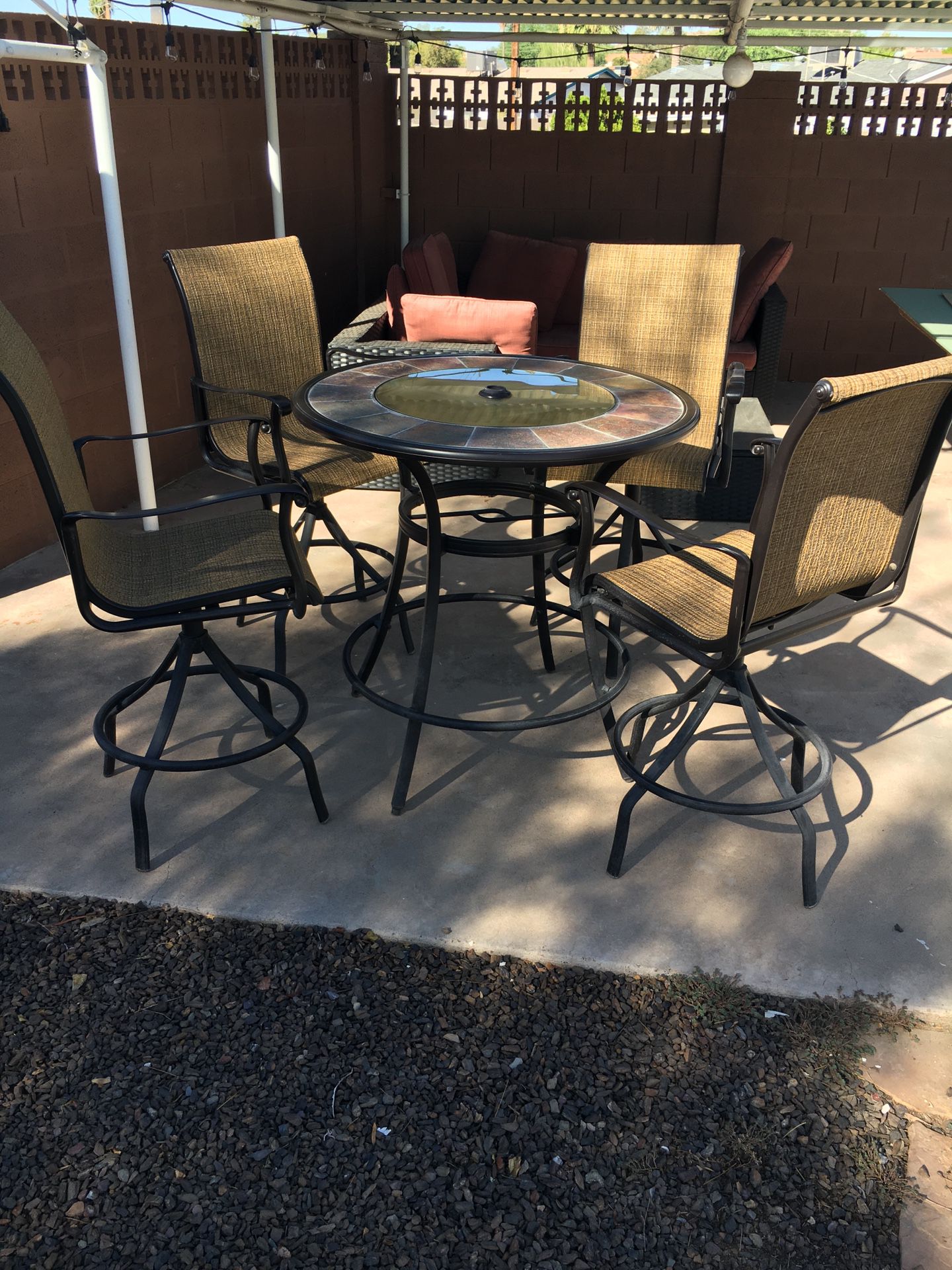 Patio furniture (barely used)
