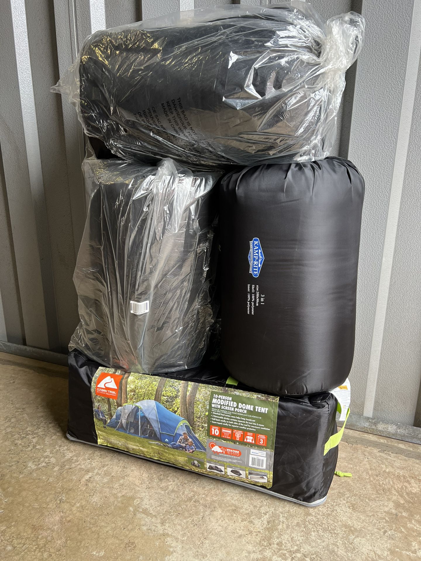 BRAND NEW OZARK TRAIL 10 PERSON MODIFIED DOME TENT WITH SCREEN PORCH AND 3 CAMP RITE SLEEPING BAG SIZE 200x90 cm  FOR SALE  