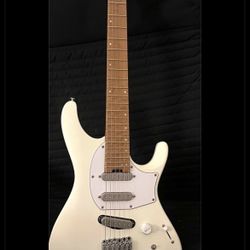 USED Ibanez ICHI10 Ichika Nito Signature Model Vintage White Electric Guitar