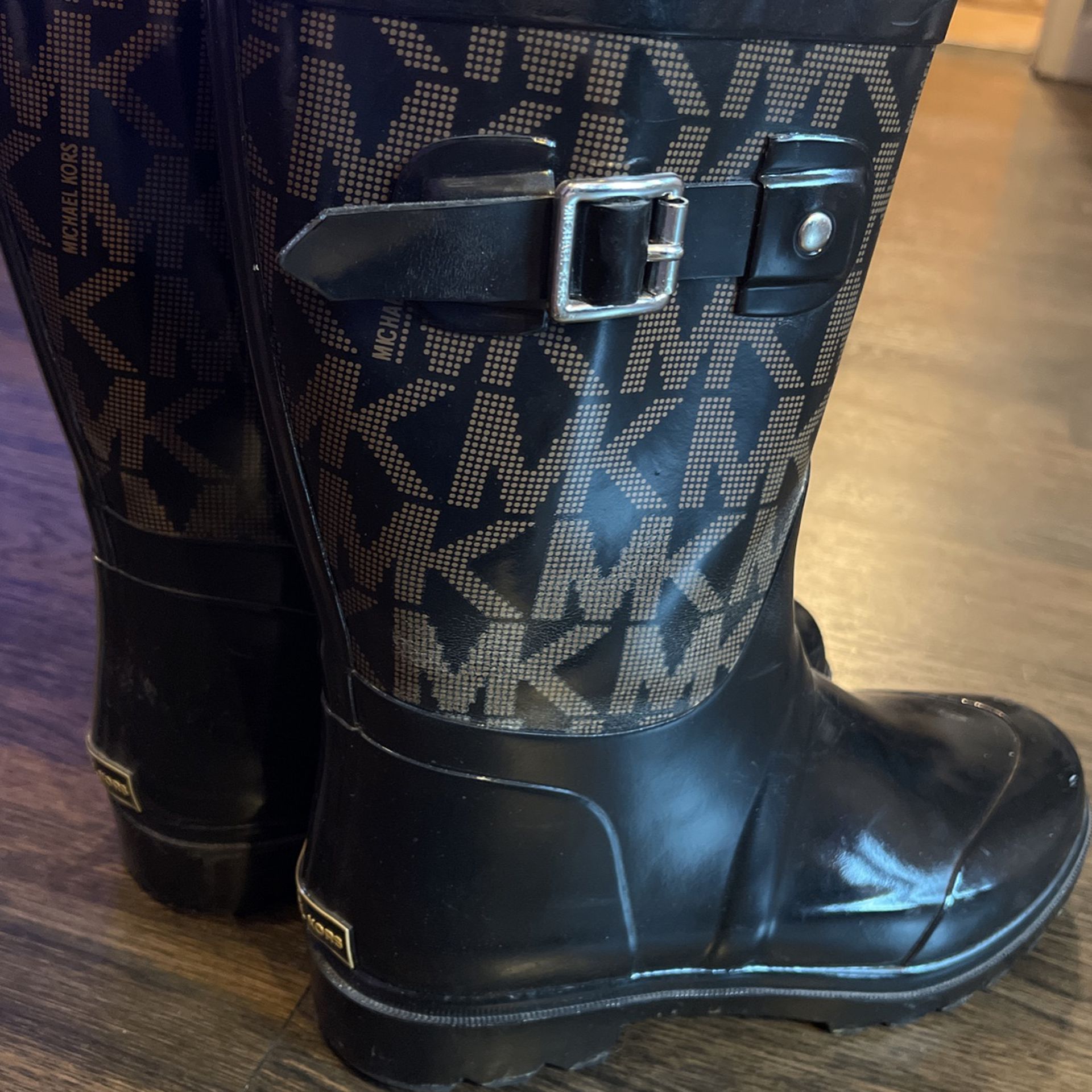 MK Rain Boots for Sale in Whittier, CA - OfferUp