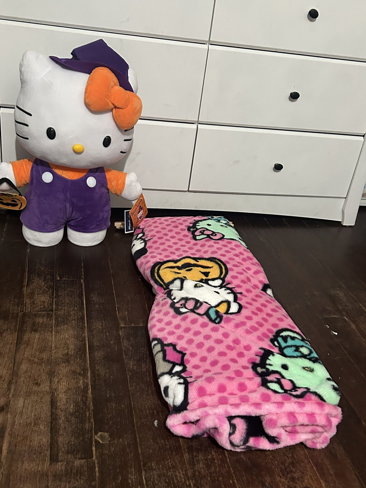 Hello Kitty Halloween Greater And Blanket