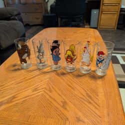 5 Collectors Glasses 1973 Warner Brothers 