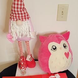 Happy Valentine's Day Squishmallow & Gnome Bundle Set