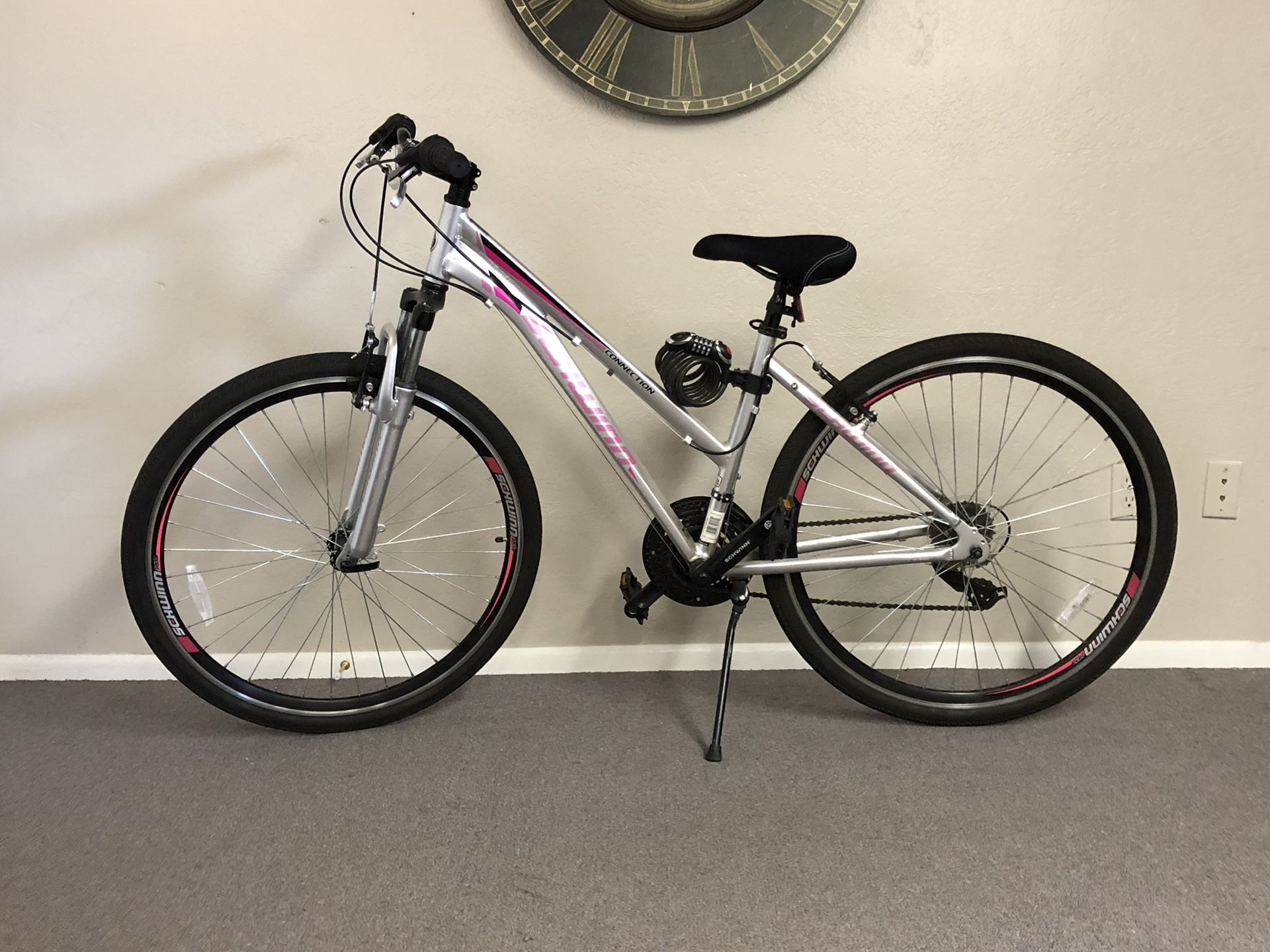 Schwinn 700c L Connection aluminum hybrid women’s bicycle bike