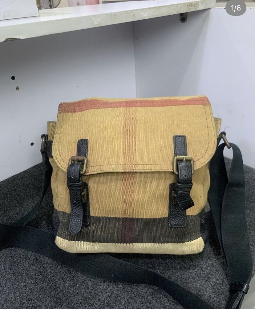 Pre Owned Authentic Burberry Mega Check Baildon Messenger Bag