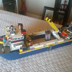 RETIRED LEGO CITY OCEAN EXPLORATION SHIP 