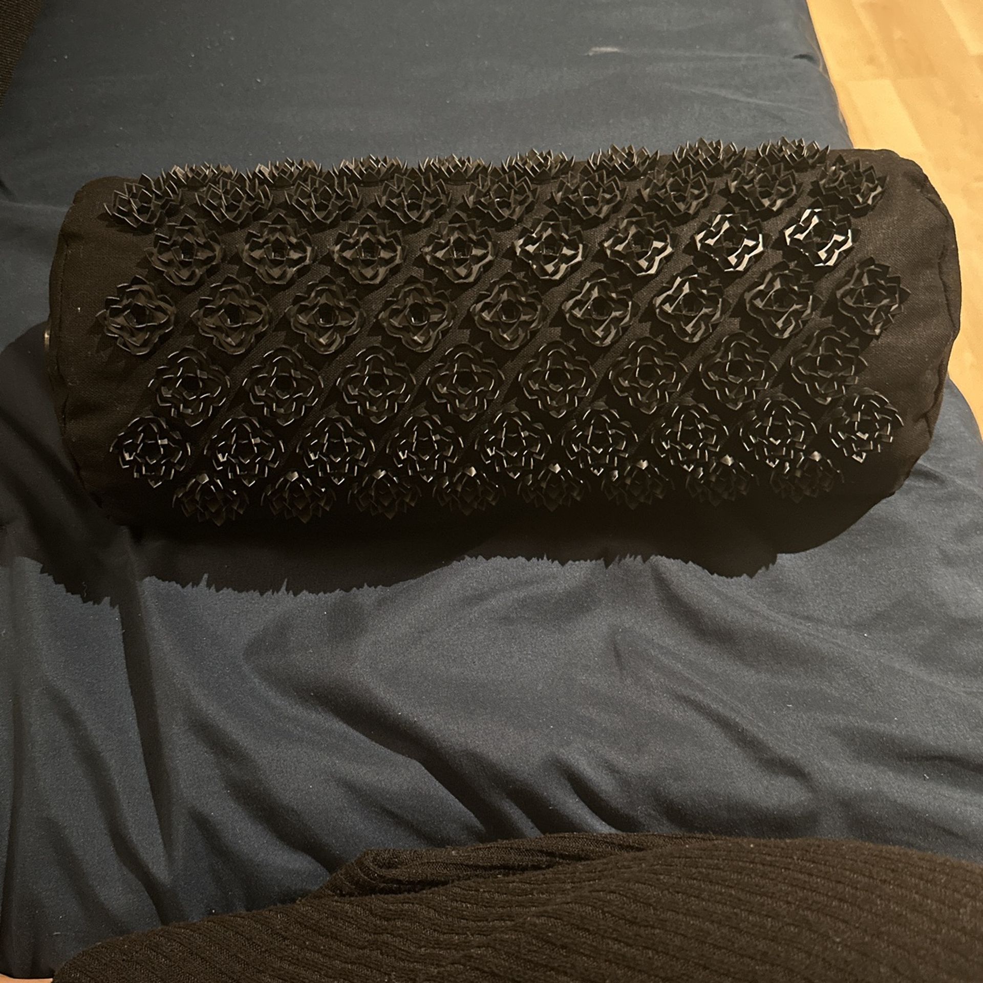 Kanjo Vibrating Acupuncture Pillow