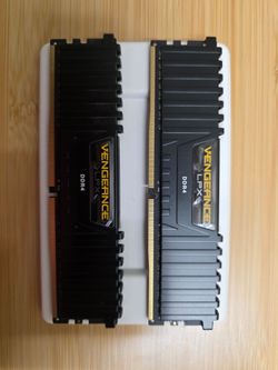 Corsair Vengeance LPX DDR4 RAM Kit (2 Sticks)