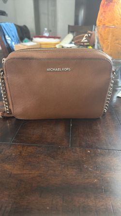 Michael kors lether purse
