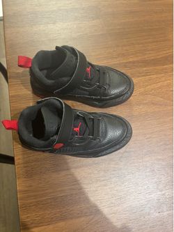 Jordan red and black size 11c boys