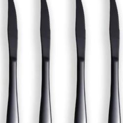 Black Steak Knife Set, Kyrtaon Black Serrated Knife, Titanium Black Plating Stainless Steel Sharp Knives Set, Dinner Knifes Set of 4, Dishwasher Safe 