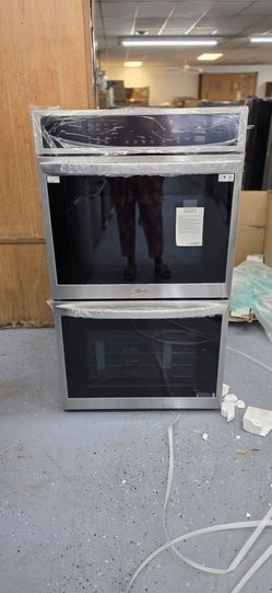 Brand new LG interview double wall oven built in with air fryer  and convection