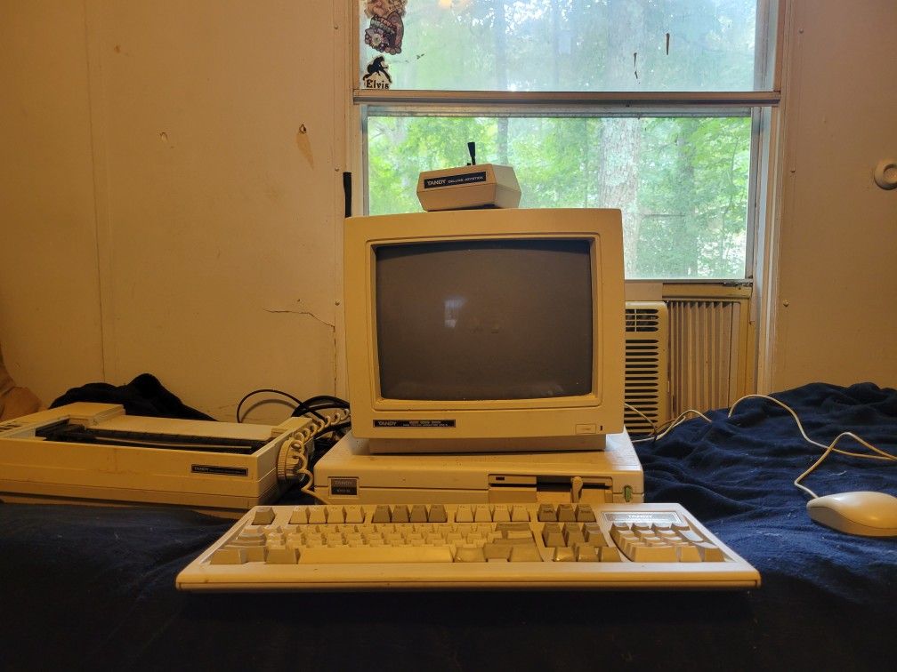 Tandy 1000 SL (missing Only Paper Items)