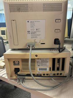 WORKING Apple Macintosh Quadra 650 WITH Keyboard, Mouse and