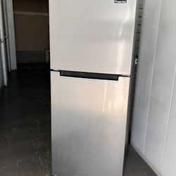 Magic Chef Too Freezer Refrigerator 