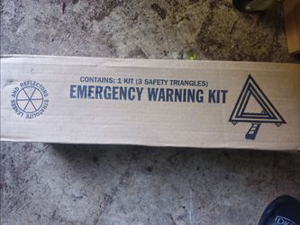 Emergency triangle set