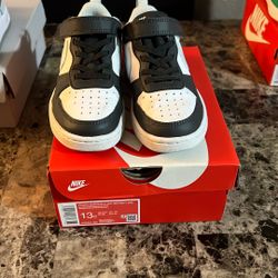 Nike Girls Court Brough Low Recraft Size 12 