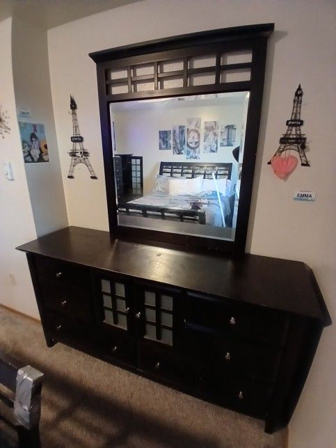 Bedroom Dresser With Mirror 
