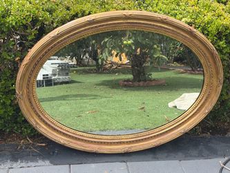 Vintage Ornate Oval Wall Mirror – Distressed Gold/Giltwood Style Frame