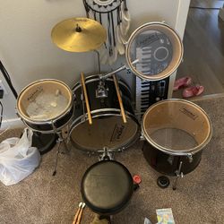 FirstAct  Children’s Drum Set 