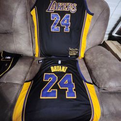 Lakers Kobe Bryant Jersey (Stitched Autograph)