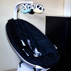 4moms MamaRoo Baby Swing Like New
