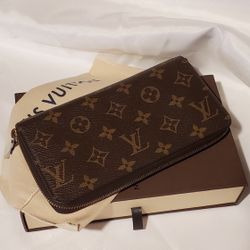 Authentic Louis Vuitton Monogram Zippy Wallet