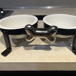 Dog’s Water & Food Bowls 