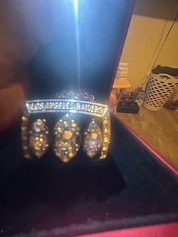 Los Angeles Raiders Super Bowl XVIII Championship Replica Ring