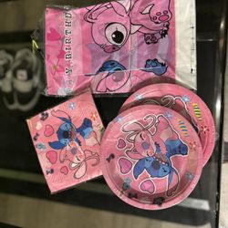 Stitch Napkins And Table Cover & Plates