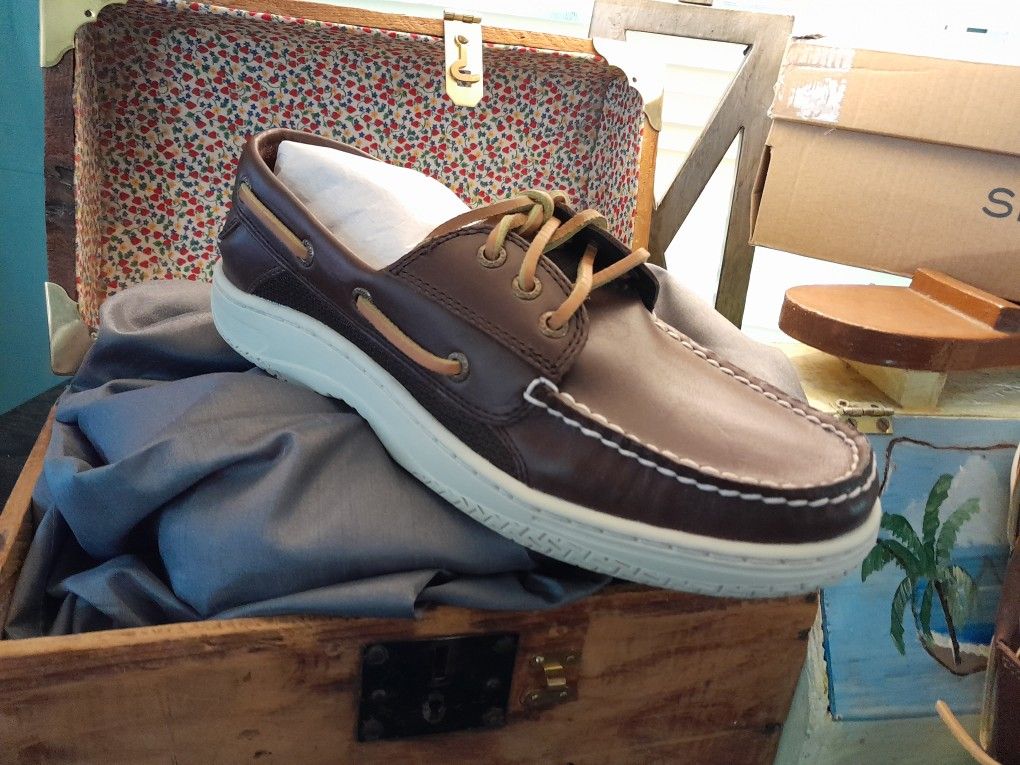 ***NEW SPERRY LEATHER,BEAUTIFUL COLOR SIZE 8.5 $49 AMAZON $89 