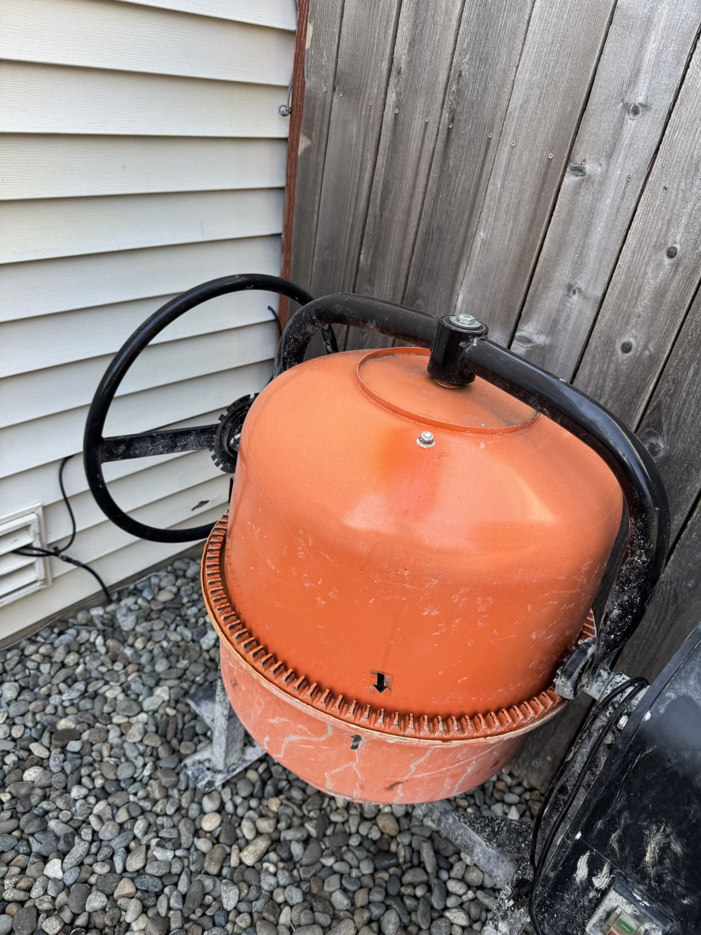 Concrete mixer 