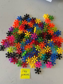 Interlocking Building Pieces – 146 Count