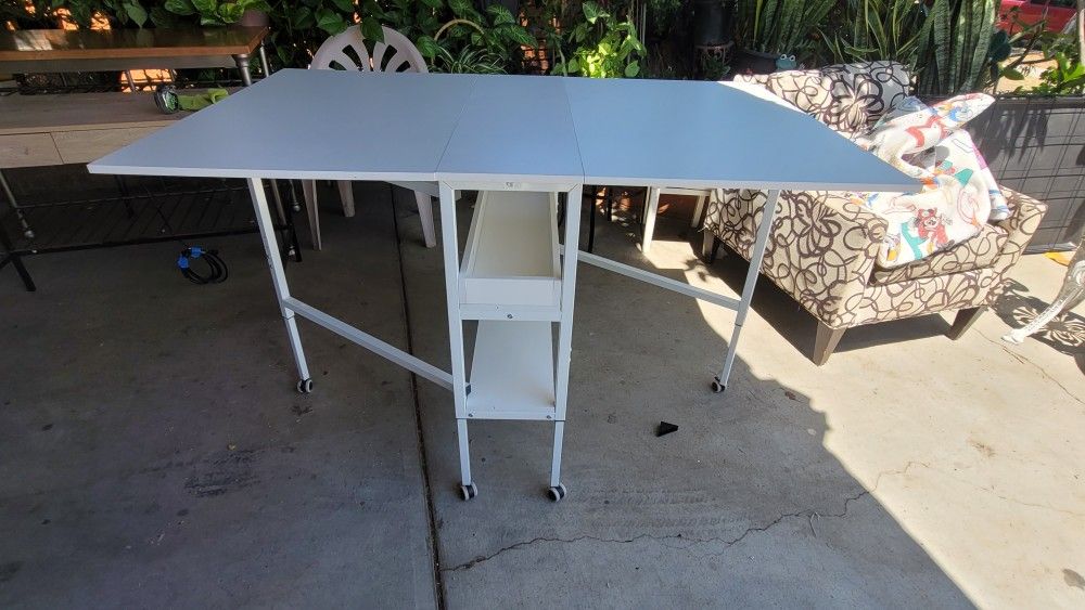 foldable craft table with wheels