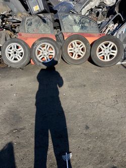 2005 Honda CRV Complete Wheels Tire Size 215/70/15 $400