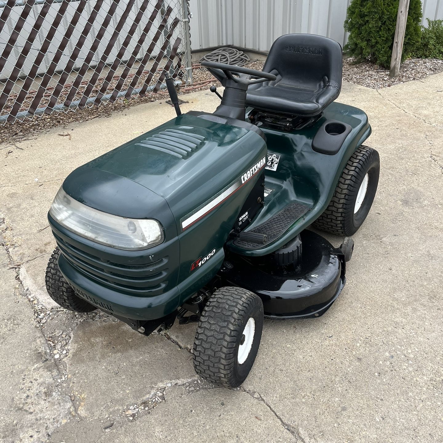 For sale a craftsman riding lawn mower.42 inches cut 16hp motor 6 speed trans. It is in good working condition. NO LOW BALLERS. Delivery available for